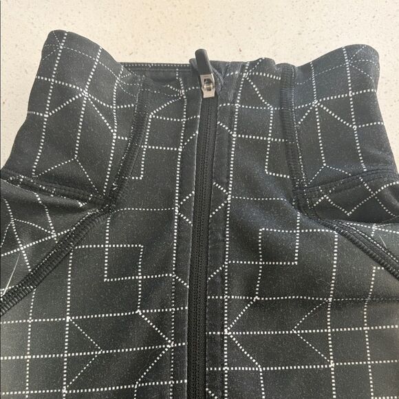 Nike Geometric Quarter Zip - Picture 2 of 8